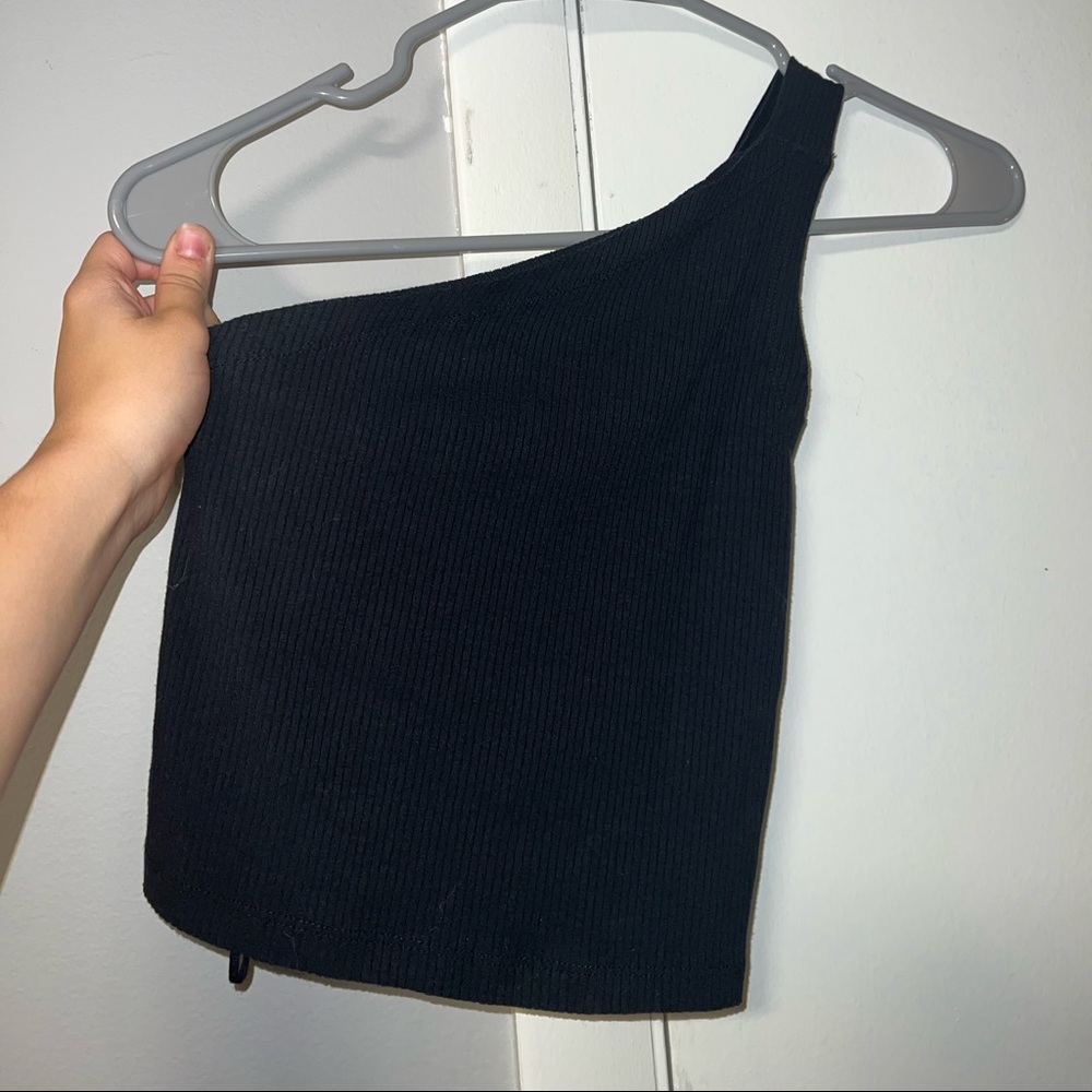 Black one strap urban tank:))🖤